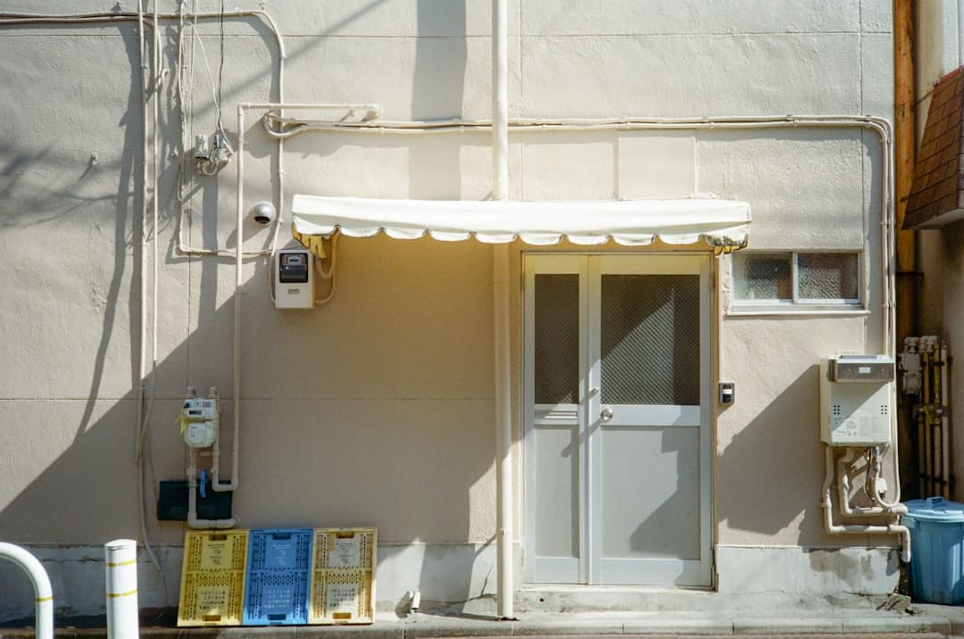 许家印尖端豪宅6亿“地牢”曝光 大佬“藏”了多少财物和孩子？ 豪宅违建背面的隐秘